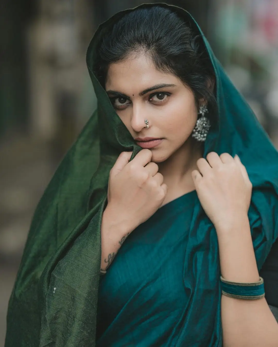 TOLLYWOOD ACTRESS MOUNIKA REDDY STILLS IN GREEN SAREE 6